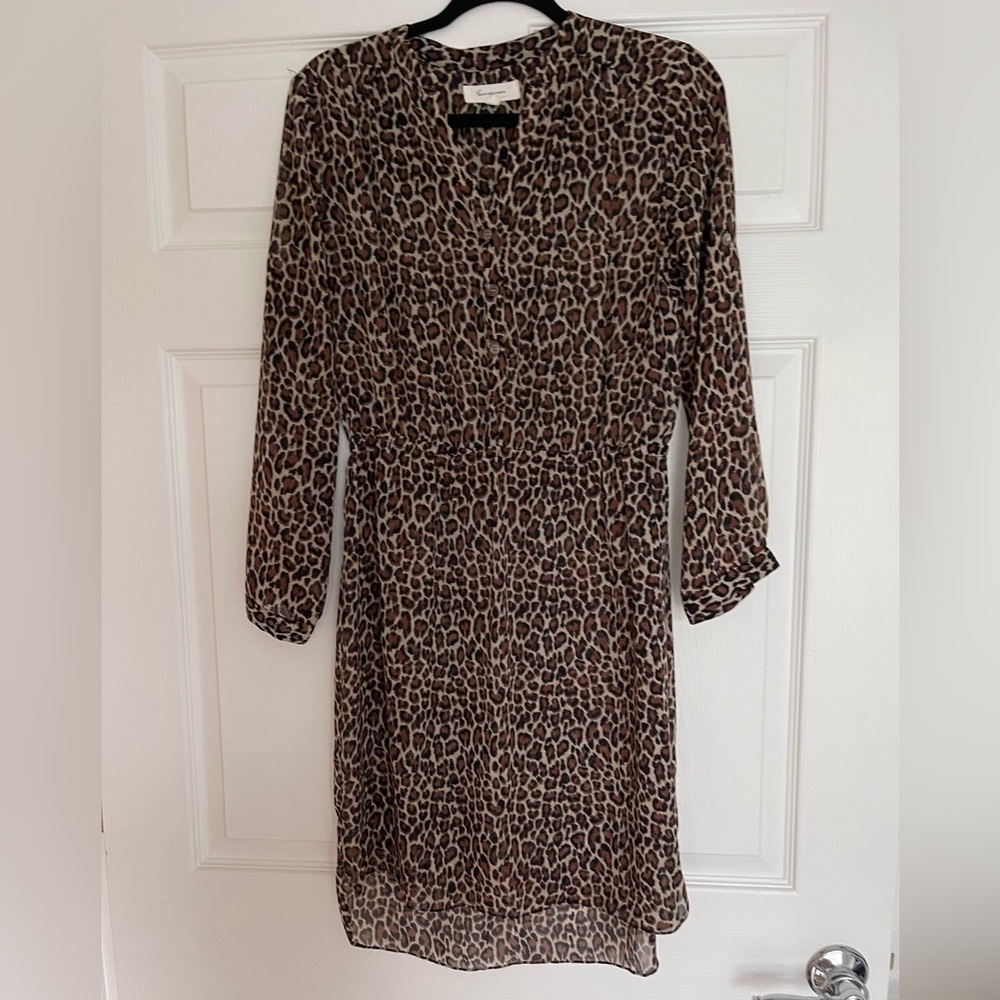 Vince Camuto Animal Print Long Sleeve Dress Size XS light weight sheer material. - Picture 2 of 9